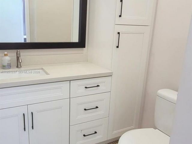 2-bedroom condo for sale in Hallandale Beach - 2500 Parkview Dr 2517 - MondialRealty