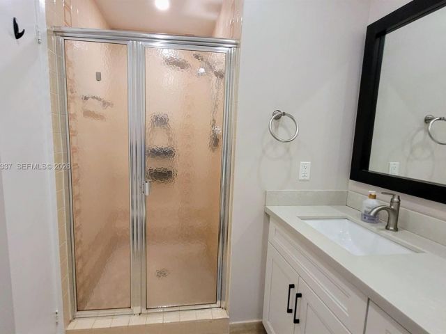 2-bedroom condo for sale in Hallandale Beach - 2500 Parkview Dr 2517 - MondialRealty