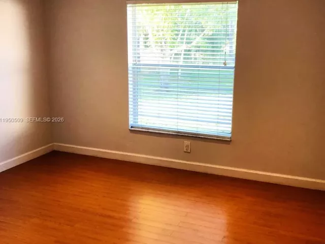 3-bedroom home for sale in West Palm Beach - 13677 Temple Blvd - MondialRealty