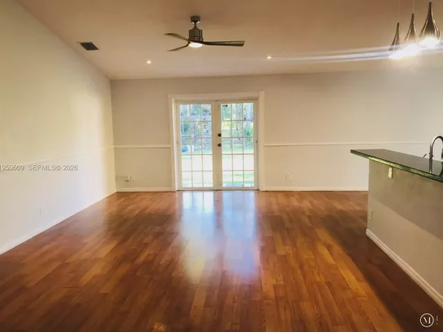 3-bedroom home for sale in West Palm Beach - 13677 Temple Blvd - MondialRealty