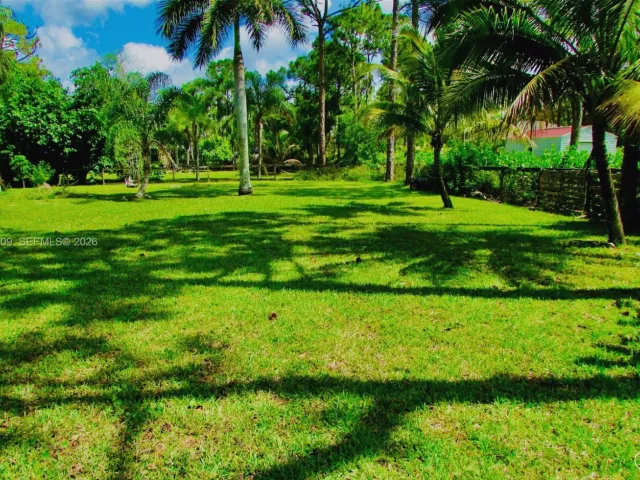 3-bedroom home for sale in West Palm Beach - 13677 Temple Blvd - MondialRealty