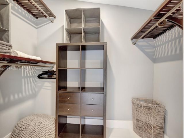 Home for sale at 424 NE 27th Dr - photo 7329753