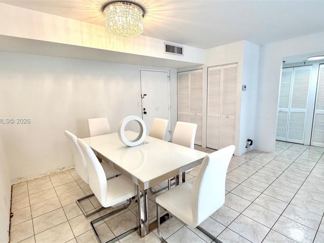 2-bedroom condo for sale in Sunny Isles Beach - 290 174th St 312 - MondialRealty