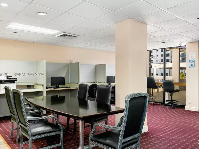 2-bedroom condo for sale in Hollywood - 2401 S Ocean Dr PH-A4 - MondialRealty