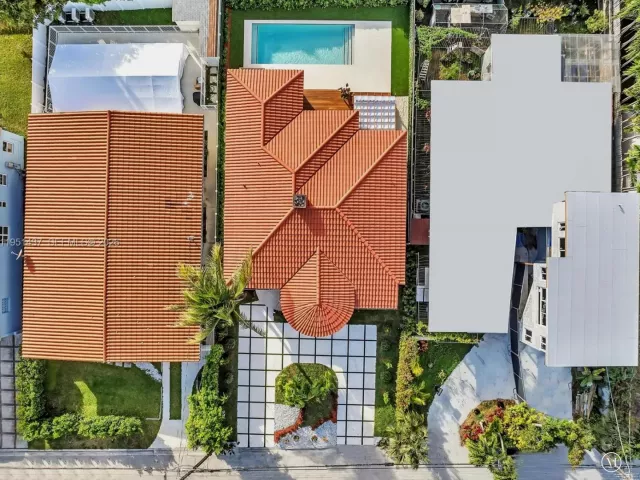 3-bedroom home for sale in Surfside - 9448 Abbott Ave - MondialRealty