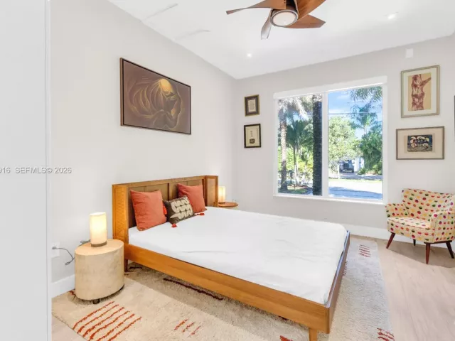 5-bedroom home for sale in Biscayne Park - 760 NE 115th St - MondialRealty