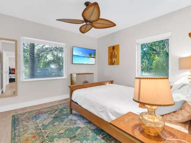 5-bedroom home for sale in Biscayne Park - 760 NE 115th St - MondialRealty