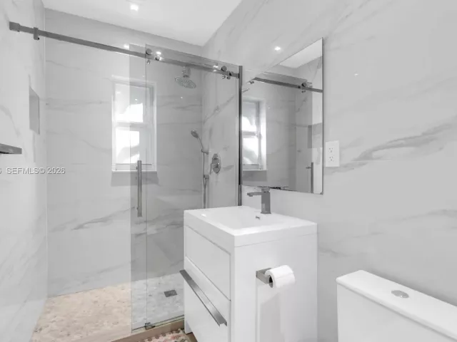 5-bedroom home for sale in Biscayne Park - 760 NE 115th St - MondialRealty