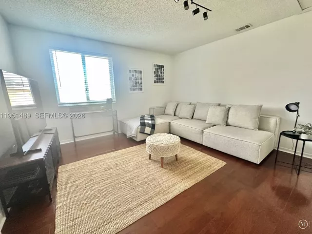 3-bedroom home for sale in Pembroke Pines - 18715 NW 1st St - MondialRealty