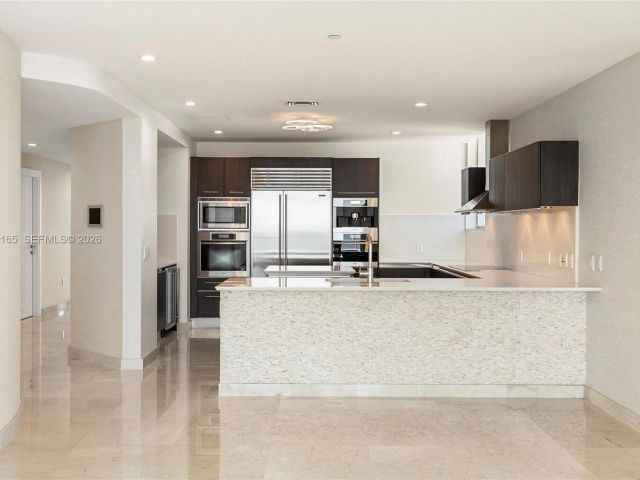 Apartment for rent  Unit #4208 - photo 7222733