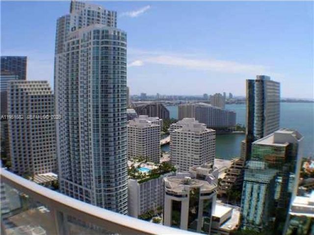 1-bedroom condo for rent in Miami - 1050 Brickell Ave 3008 - MondialRealty