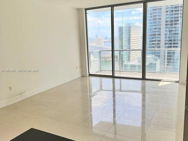 1-bedroom condo for rent in Miami - 1050 Brickell Ave 3008 - MondialRealty