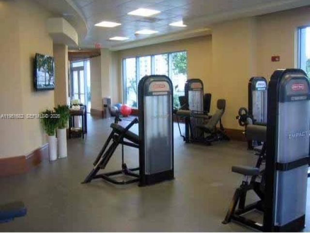 1-bedroom condo for rent in Miami - 1050 Brickell Ave 3008 - MondialRealty