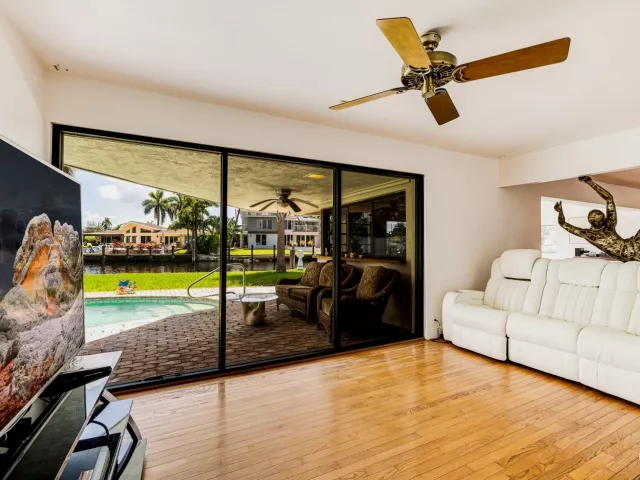 3-bedroom home for sale in Pompano Beach - 2200 SE 8th Street - MondialRealty