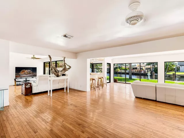 3-bedroom home for sale in Pompano Beach - 2200 SE 8th Street - MondialRealty