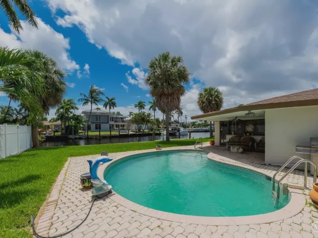 3-bedroom home for sale in Pompano Beach - 2200 SE 8th Street - MondialRealty