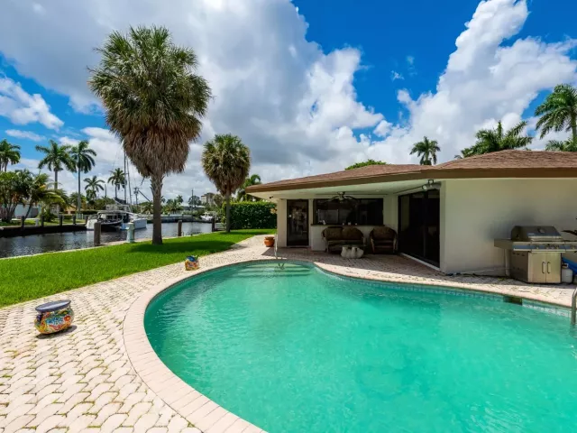 3-bedroom home for sale in Pompano Beach - 2200 SE 8th Street - MondialRealty