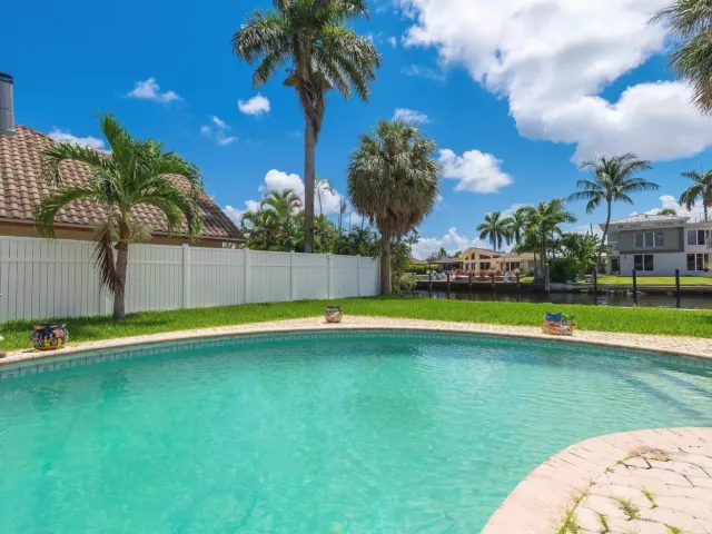 3-bedroom home for sale in Pompano Beach - 2200 SE 8th Street - MondialRealty