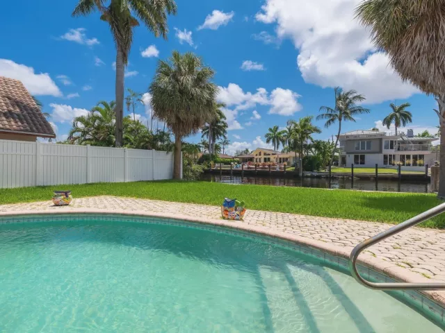 3-bedroom home for sale in Pompano Beach - 2200 SE 8th Street - MondialRealty