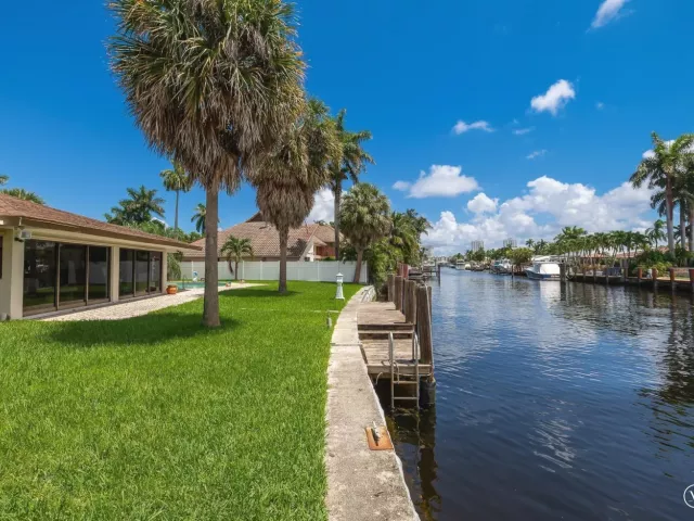 3-bedroom home for sale in Pompano Beach - 2200 SE 8th Street - MondialRealty
