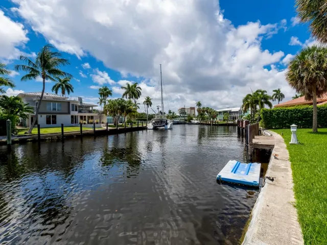 3-bedroom home for sale in Pompano Beach - 2200 SE 8th Street - MondialRealty