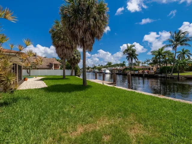 3-bedroom home for sale in Pompano Beach - 2200 SE 8th Street - MondialRealty