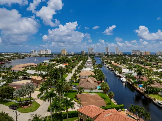 3-bedroom home for sale in Pompano Beach - 2200 SE 8th Street - MondialRealty