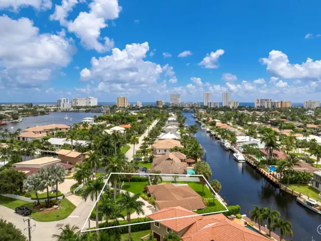 3-bedroom home for sale in Pompano Beach - 2200 SE 8th Street - MondialRealty