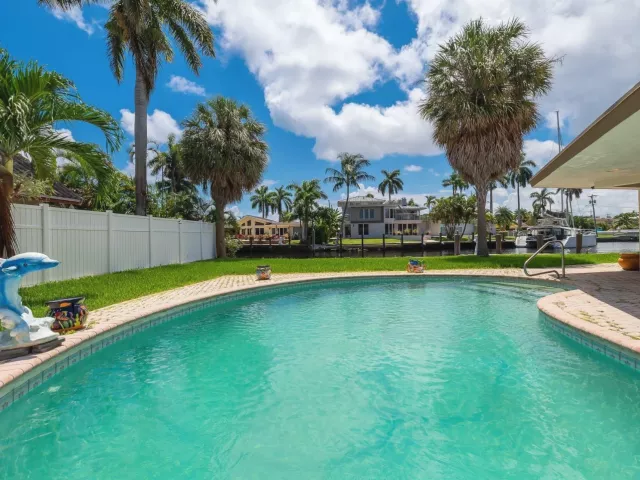 3-bedroom home for sale in Pompano Beach - 2200 SE 8th Street - MondialRealty