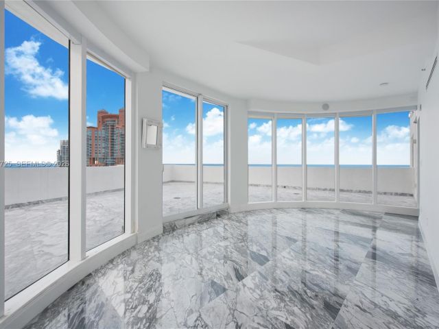 Apartment for sale  Unit #PH-2804 - photo 7279038