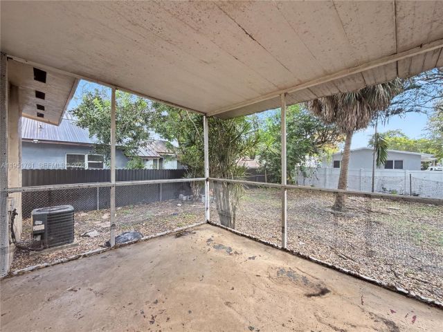 Home for sale at 4711 NW 16th Ave - photo 7473564