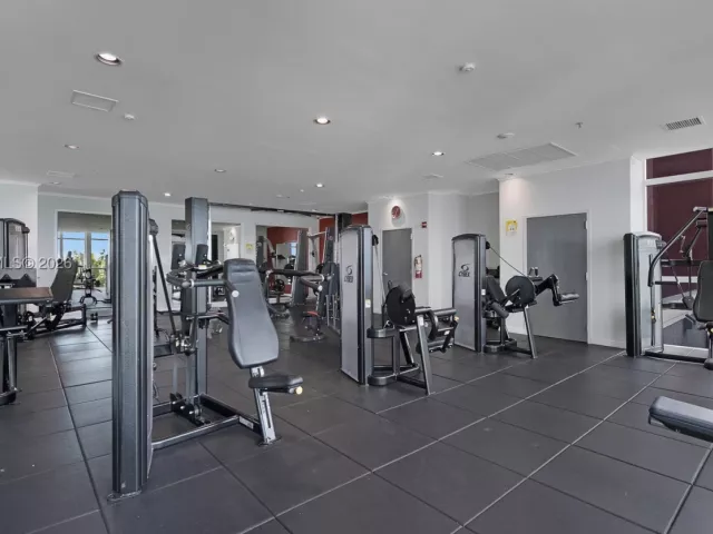 3-bedroom condo for rent in Miami - 1155 Brickell Bay Dr PH210 - MondialRealty