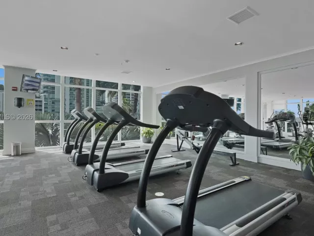 3-bedroom condo for rent in Miami - 1155 Brickell Bay Dr PH210 - MondialRealty