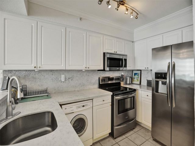 Apartment for sale  Unit #505 - photo 7433723