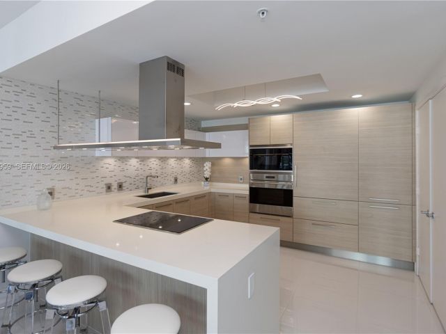 Apartment for rent  Unit #505 - photo 7262788