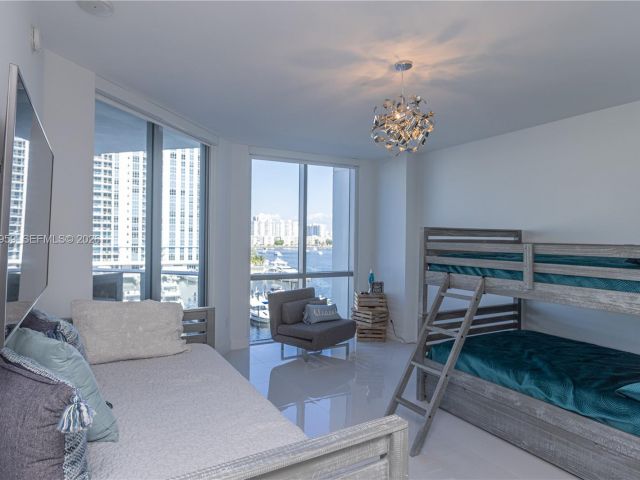 Apartment for rent  Unit #505 - photo 7262794