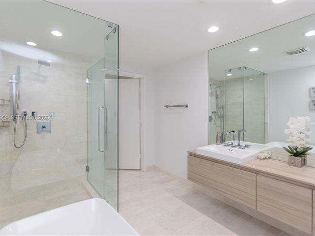 Apartment for rent  Unit #505 - photo 7262796