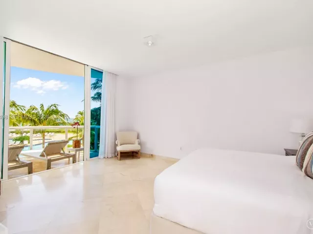 4-bedroom home for rent in Miami Beach - 50 S Pointe Dr TWN2 - MondialRealty