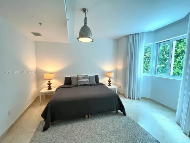 4-bedroom home for rent in Miami Beach - 50 S Pointe Dr TWN2 - MondialRealty