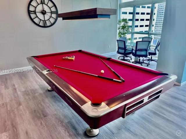 1-bedroom condo for sale in Miami - 300 S BISCAYNE BLVD L-410 - MondialRealty