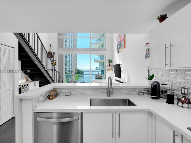 Apartment for sale  Unit #L-410 - photo 7230340