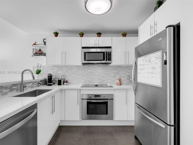 Apartment for sale  Unit #L-410 - photo 7230342