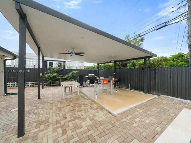 Home for sale at 1310 SW 78th Ave - photo 7440191