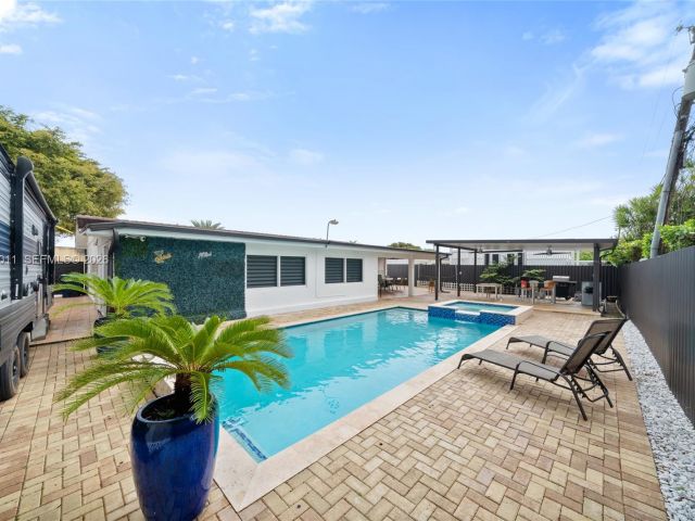 Home for sale at 1310 SW 78th Ave - photo 7440213