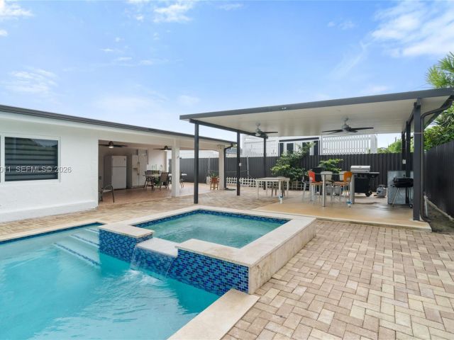 Home for sale at 1310 SW 78th Ave - photo 7440215