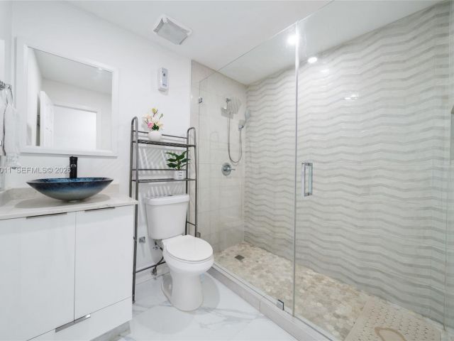 Home for sale at 1310 SW 78th Ave - photo 7440221