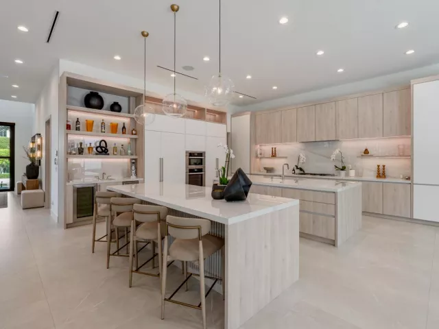 5-bedroom home for sale in Boca Raton - 400 NE 4th Street - MondialRealty