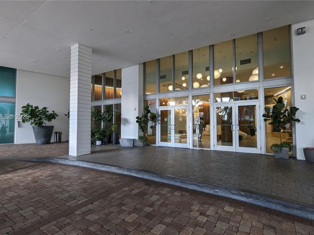 Apartment for sale  Unit #702 - photo 7229864