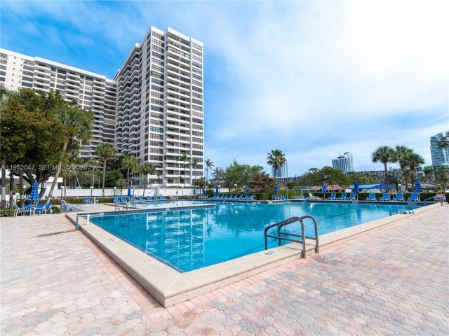 2-bedroom condo for sale in Hallandale Beach - 2500 Parkview Dr 2312 - MondialRealty