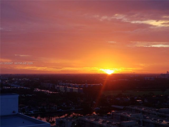 2-bedroom condo for sale in Hallandale Beach - 2500 Parkview Dr 2312 - MondialRealty